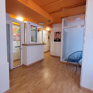 Arc House Gracia Хостел